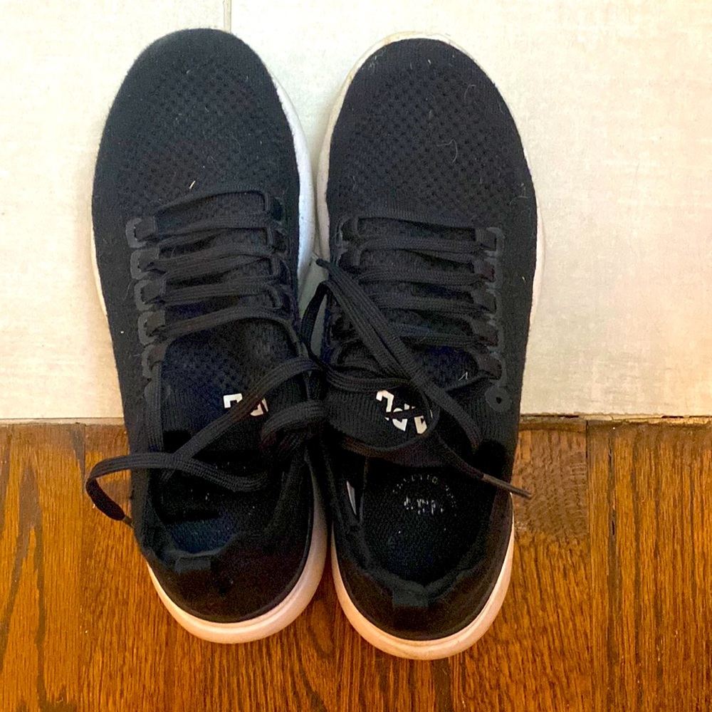 APL size 7. Good used condition!